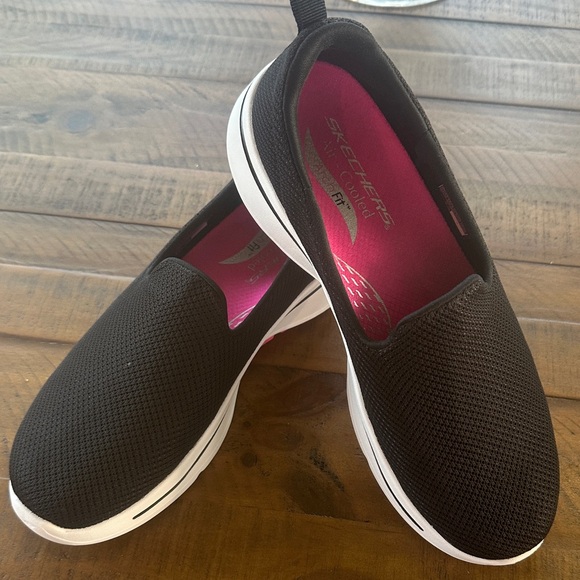 Skechers Shoes - Skechers Arch Fit Women's Black Slip-On Sneakers with Pink Insole 8.5